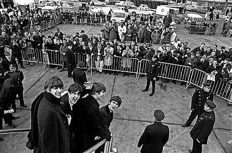 Harry Benson, Beatles Arriving NYC, Edition of 35, 1964
photograph, 24 x 30 in. (61 x 76.2 cm)
HB120805