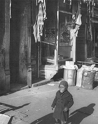 Morris Engel, Boy Crying, Harlem, 1936
photograph, 14 x 11 in. (35.6 x 27.9 cm)
ME203