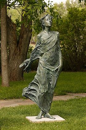 Jane DeDecker, Wind, Ed. of 17 (L), 2007
bronze, 74 x 31 x 27 in. (188 x 78.7 x 68.6 cm)
JD230707