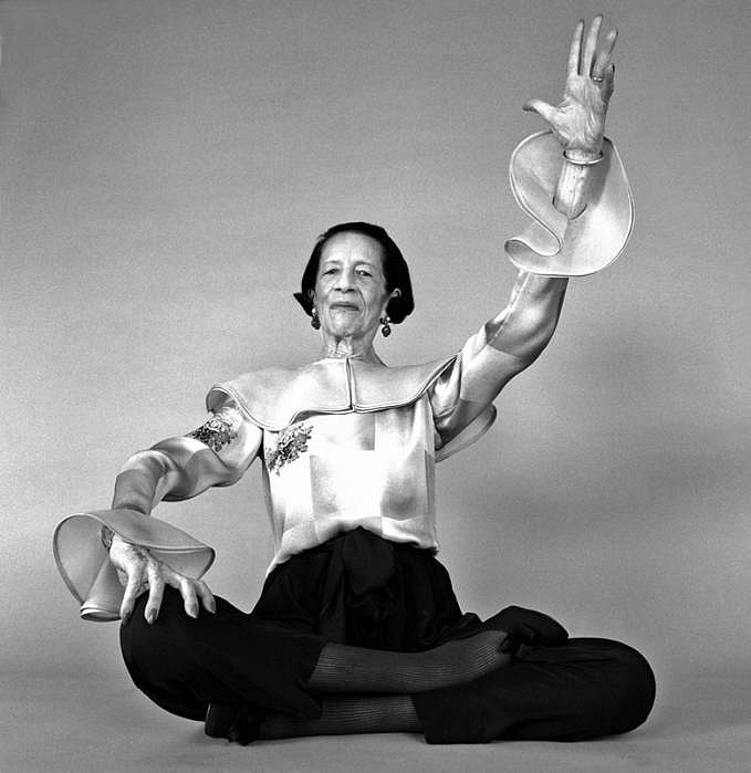 Harry Benson, Diana Vreeland, Arm Up, Edition of 35, 1980
photograph
HB120439