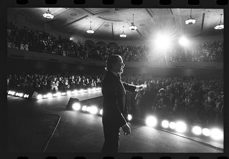 Harry Benson, Frank Sinatra on Stage, Edition of 35
photograph
HB120495