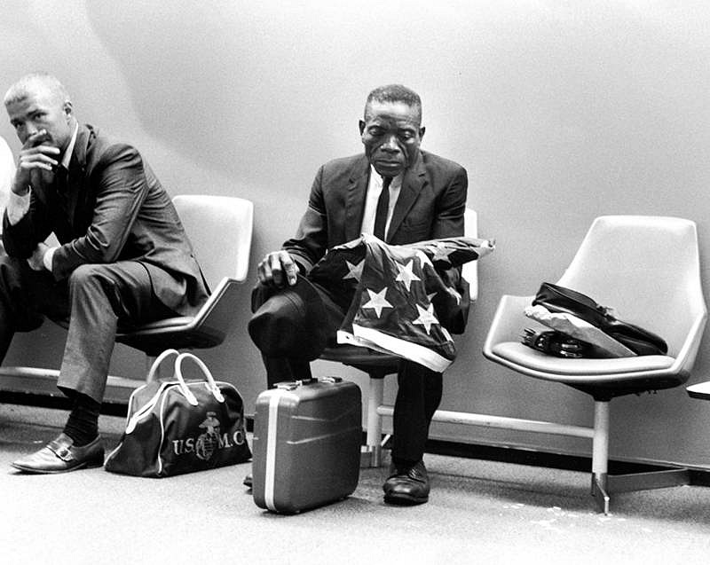 Harry Benson, Man With Flag, Edition of 35, 1971
photograph
HB120464