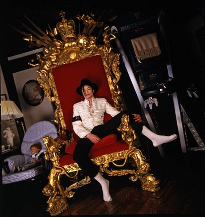 Harry Benson, Michael Jackson, King of Pop, Red Throne, Edition of 35, 1997
photograph
HB120411