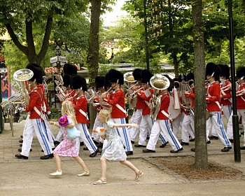 Harry Benson - Harry Benson Tivoli Marching Band, Copenhagen, Edition of 35