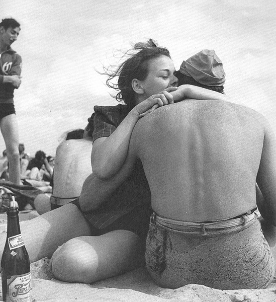 Morris Engel, Coney Island Embrace, 1938
Photography, 14 x 11 in. (35.6 x 27.9 cm)
ME040507
