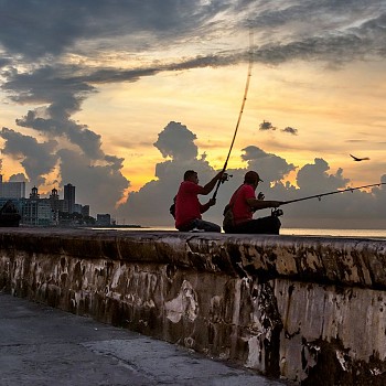 photography:&nbsp;Steve McCurry Fishermen at Sunset