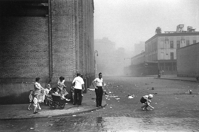 Ruth Orkin, Sandstorm, Greenwich Village, New York City, 1949
photograph, 11 x 14 in. (27.9 x 35.6 cm)
RO403