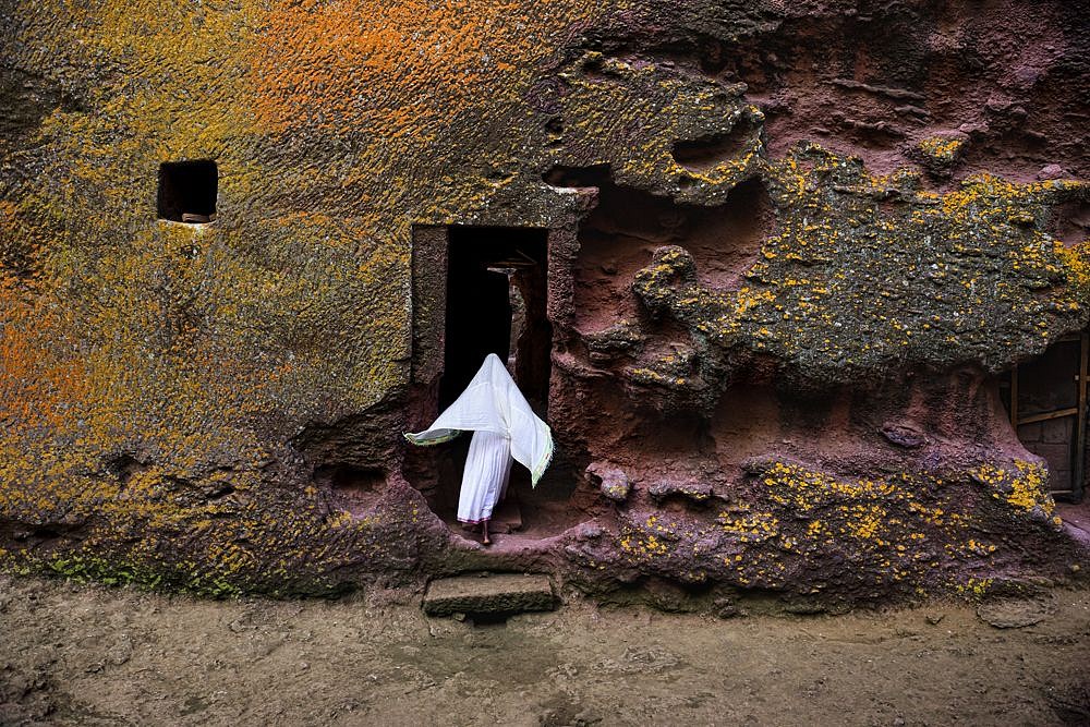 Steve McCurry, Woman Enters Monolithic Church, Ethiopia, 2016
FujiFlex Crystal Archive Print, 30 x 40 in. (Inquire for additional sizes)
ETHIOPIA-10533