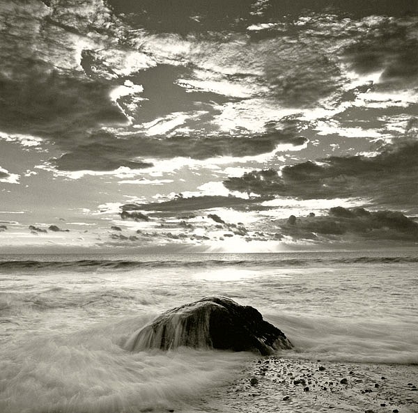 Michael Kahn, Incoming Tide, Edition of 50
silver gelatin photograph, 19 x 19 in. (48.3 x 48.3 cm)
MKCSM100907
