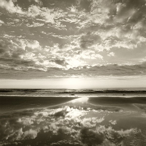 Michael Kahn, First Light
silver gelatin photograph, 19 x 19 in. (48.3 x 48.3 cm)
MK0723218