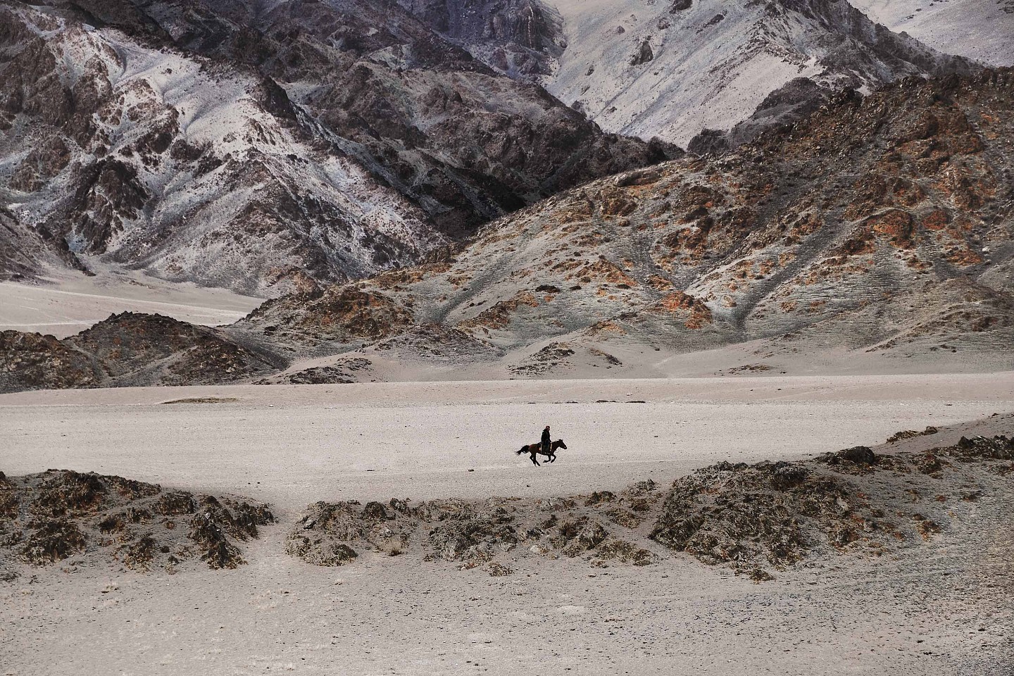 Steve McCurry, Mongolia - 10034, 2018
FujiFlex Crystal Archive Print, 30 x 40 in. (76.2 x 101.6 cm)
10034