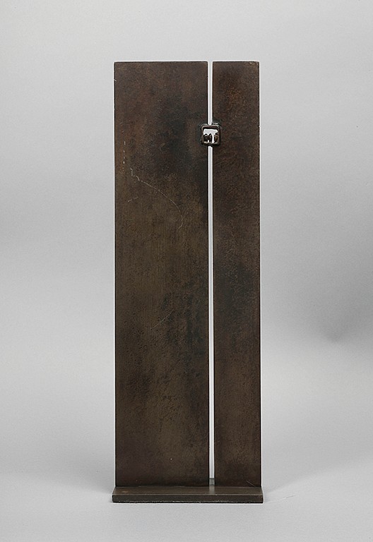 Jim Rennert, Going Up, maquette, Edition of 9, 2010
bronze and steel, 15 1/4 x 5 1/4 x 2 1/2 in. (38.7 x 13.3 x 6.3 cm)
JR100502
