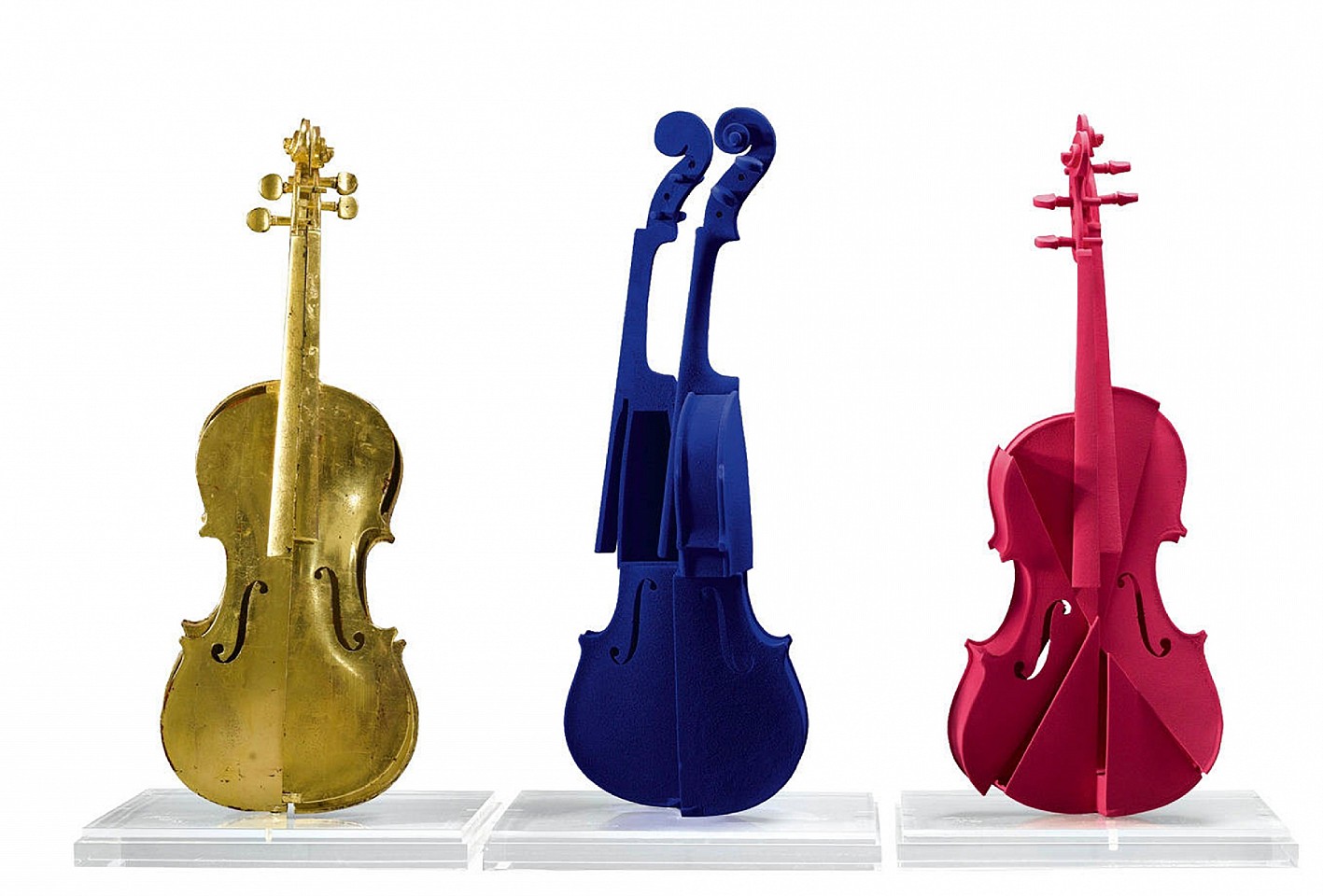 Arman, Hommage à Yves Klein, 1992
pigment on three violins in Plexiglas cases, 26 x 12 5/8 x 8 1/2 in. (66 x 32.1 x 21.6 cm)
ARM180901