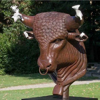 sculpture: Bjorn Skaarup Taurus