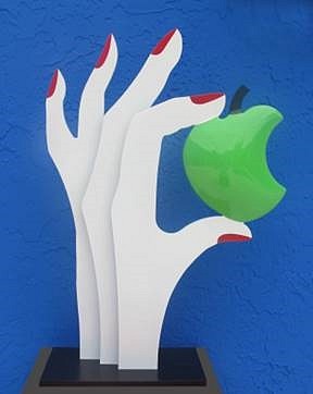 Edwina Sandys, Eve's Apple, Ed. 4/25, 2018
painted aluminum, 22 x 17 x 4 in. (55.9 x 43.2 x 10.2 cm)
ES190603