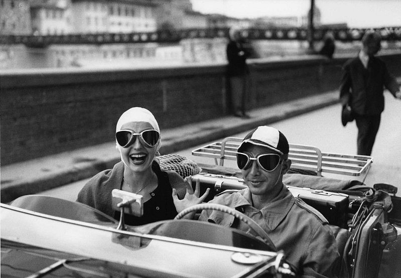 Ruth Orkin, Couple in MG, Florence, Italy, 1951
silver gelatin print, 16 x 20 in. (40.6 x 50.8 cm)
RO190603