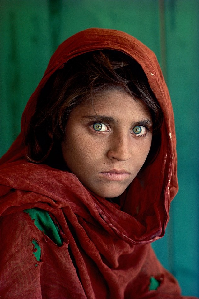 Steve McCurry, Afghan Girl, Peshawar, Pakistan, 1984
FujiFlex Crystal Archive Print, 24 x 20 in.
AFGRL-10001