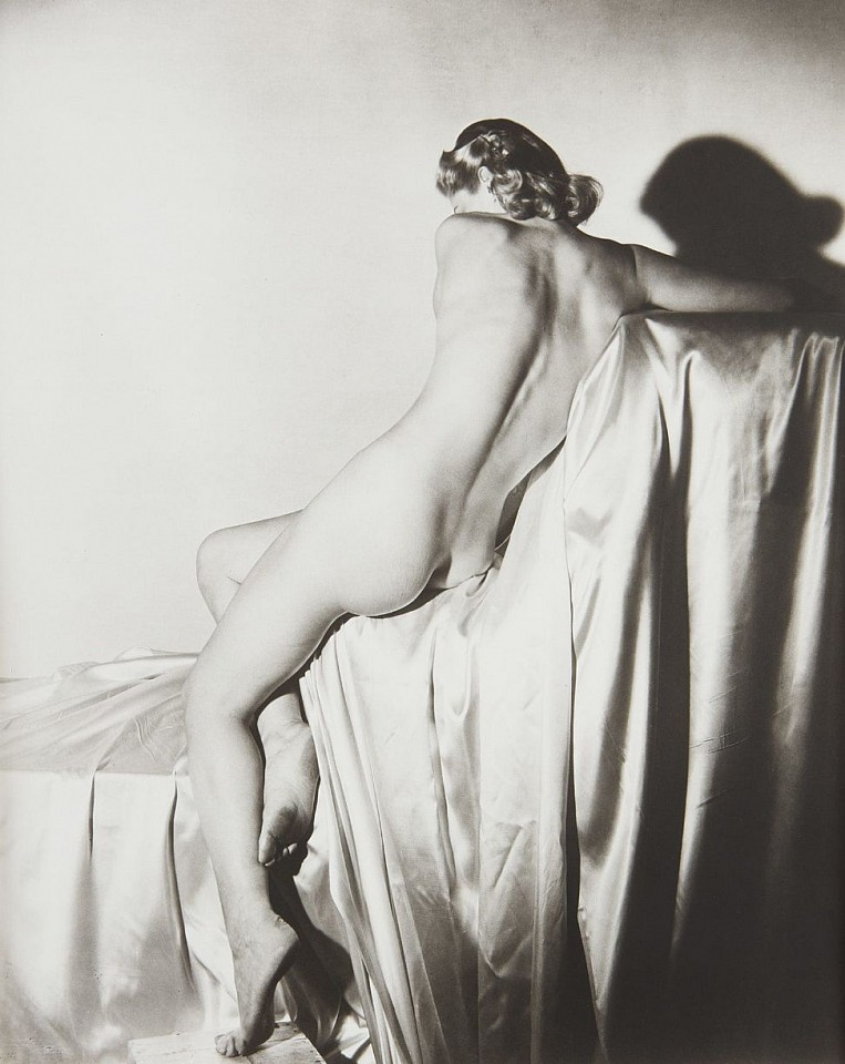 Horst P. Horst, Lisa on Silk I, AP 1/3, 1940
platinum paladium print, 22 1/4 x 18 in. (56.5 x 45.7 cm)
HH190901