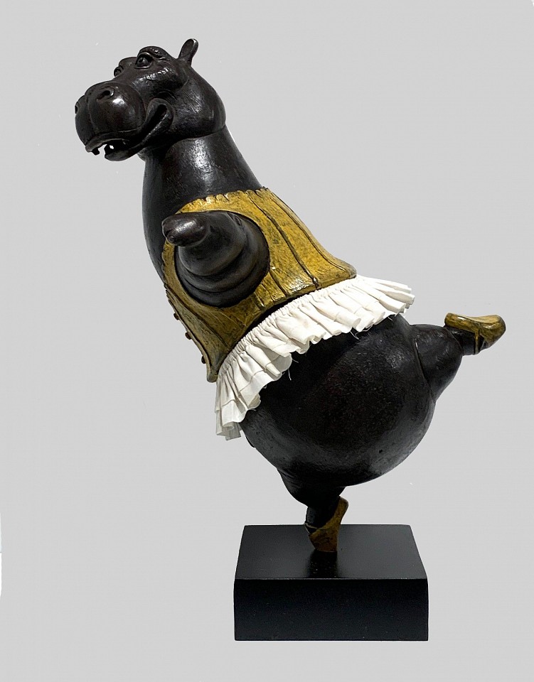 Bjorn Skaarup, Hippo Ballerina, pirouette, maquette, Ed. of 9, 2019
bronze with fabric skirt, 11 x 8 x 8 in.
BS1912004