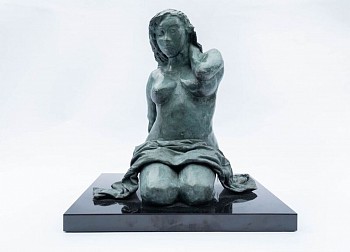 Work: Steven Simmons Kneeling Lady