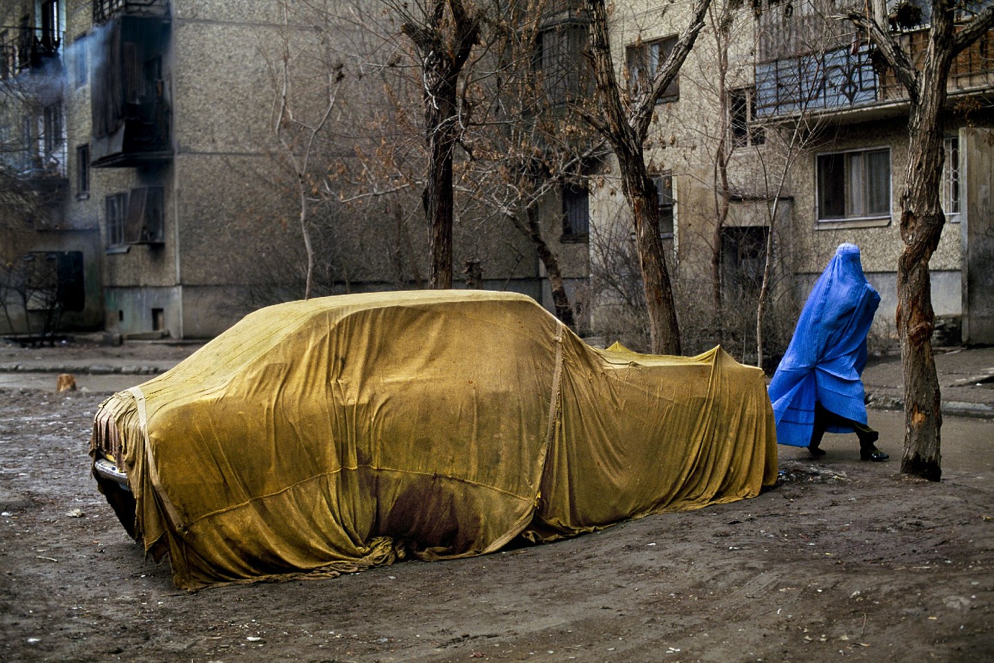 Steve McCurry, Woman Walks Home, 2002
FujiFlex Crystal Archive Print
Price/Size on request