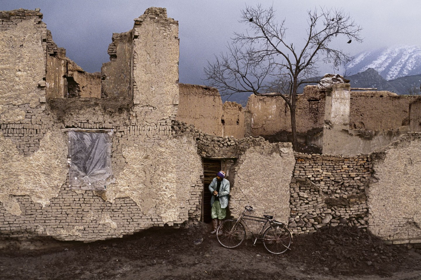 Steve McCurry, Man and Bike in Doorway, 2002
FujiFlex Crystal Archive Print
Price/Size on request