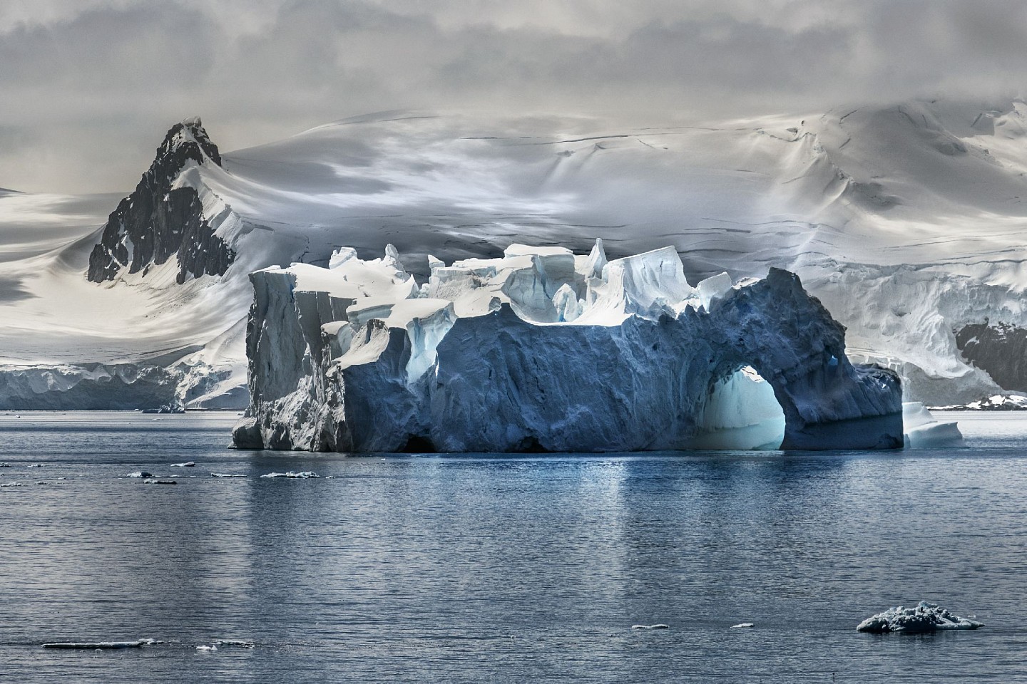 Steve McCurry, Iceberg, 2019
FujiFlex Crystal Archive Print
Price/Size on request