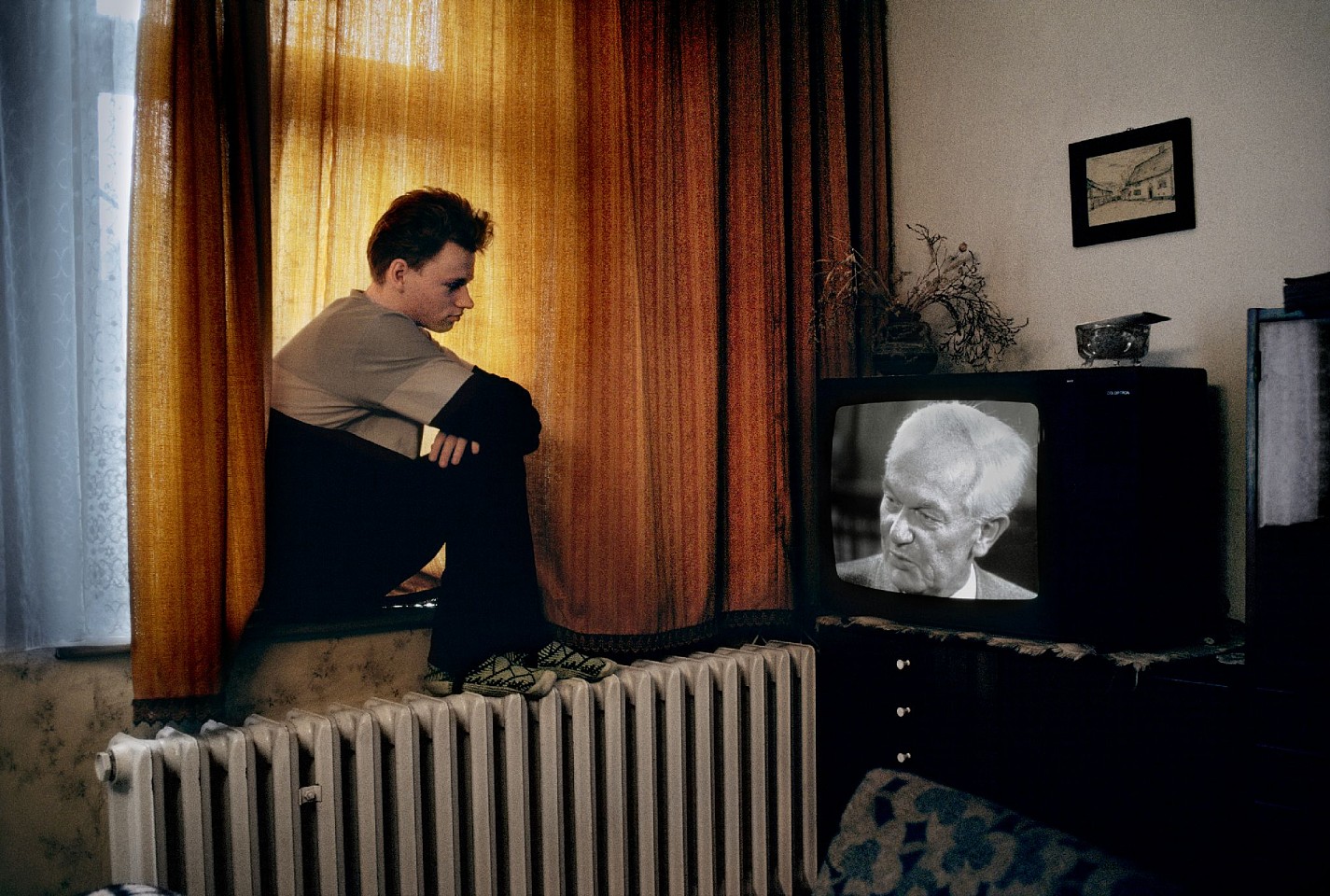 Steve McCurry, Boy Watches Television, 1990
FujiFlex Crystal Archive Print
Price/Size on request