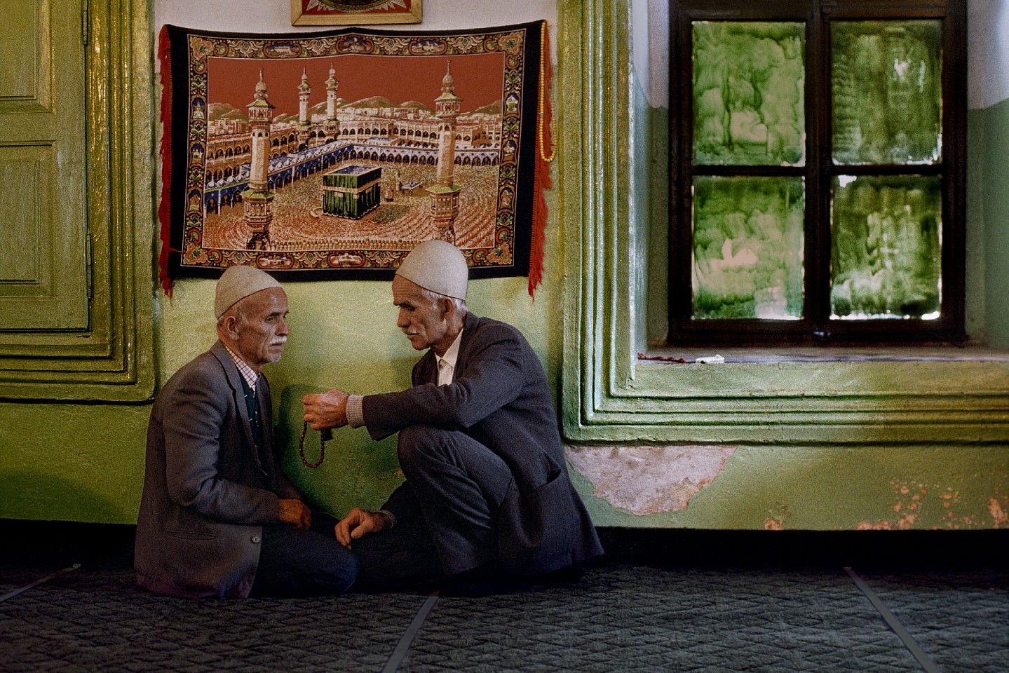 Steve McCurry, Two Men Pray, 1989
FujiFlex Crystal Archive Print
Price/Size on request