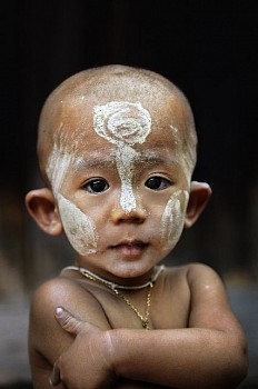 Steve McCurry - Steve McCurry Child With Thanaka on Face
