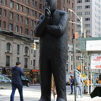 sculpture: Jim Rennert Listen, monumental, Ed. of 2