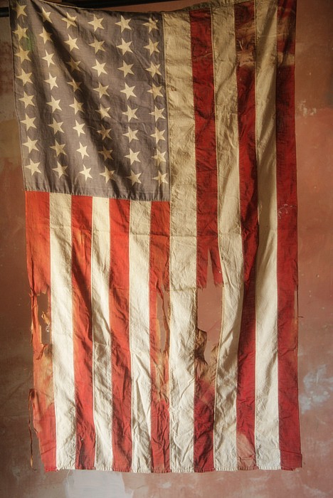 Robert Farber, 48 stars Flag, 2007
fine art paper pigment print, 40 x 30 in. (101.6 x 76.2 cm)
RF130407