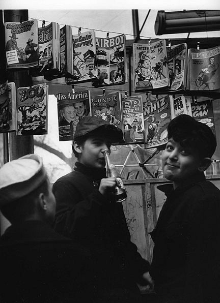 Morris Engel, Comic Book Stand, Chicago, 1949
Photography, 14 x 11 in. (35.6 x 27.9 cm)
ME030507