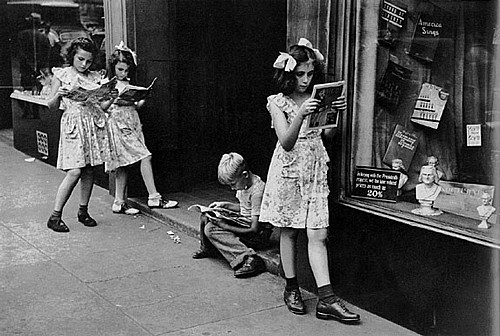 Ruth Orkin, Comic Book Readers, 1947
silver gelatin print, 11 x 14 in. (27.9 x 35.6 cm)
RO041205