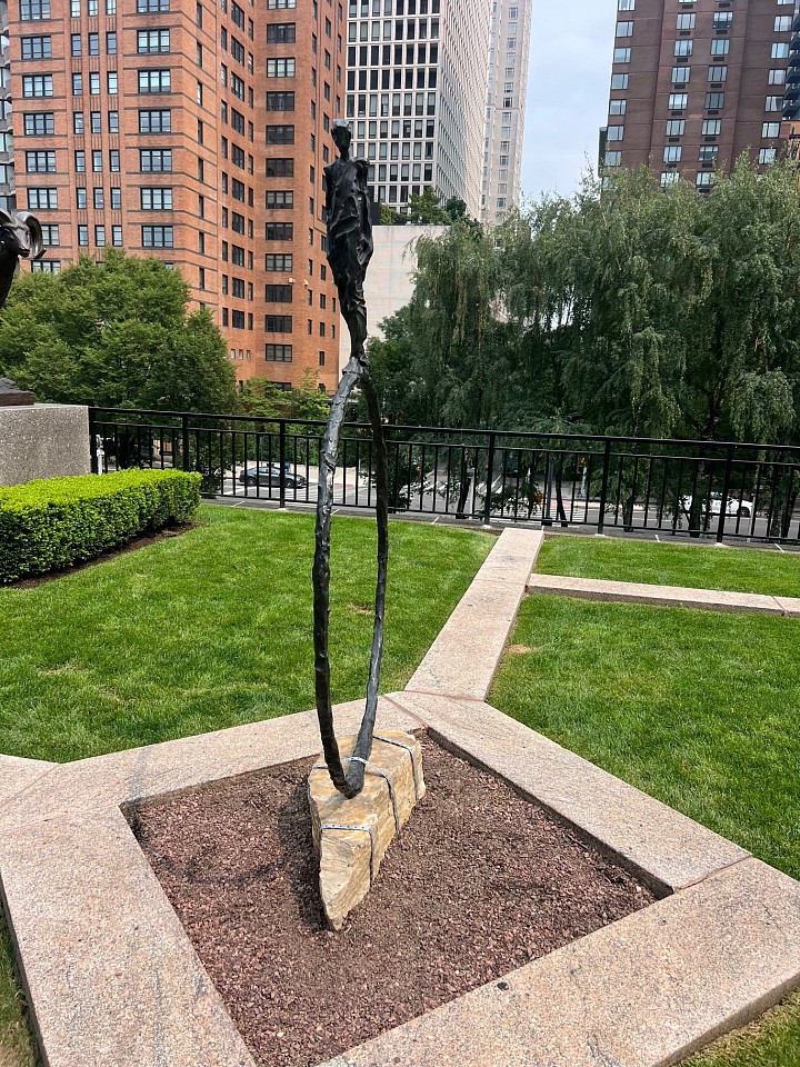 Jane DeDecker, Forward Still, Ed. of 17, 2015
bronze, 80 x 54 x 10 in. (203.2 x 137.2 x 25.4 cm)
JD220801