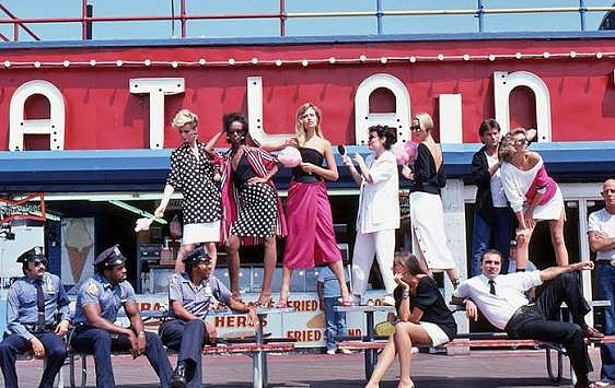 Harry Benson, Donna Karan and Louis Dell'Olio, Coney Island, NY, Ed. 5/35, 1982
archival pigment print, 24 x 30 in. (61 x 76.2 cm)
HB261009