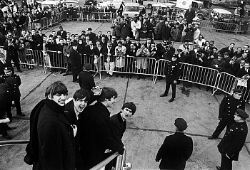 Harry Benson -&nbsp;Harry Benson Beatles Arriving NYC, Edition of 35