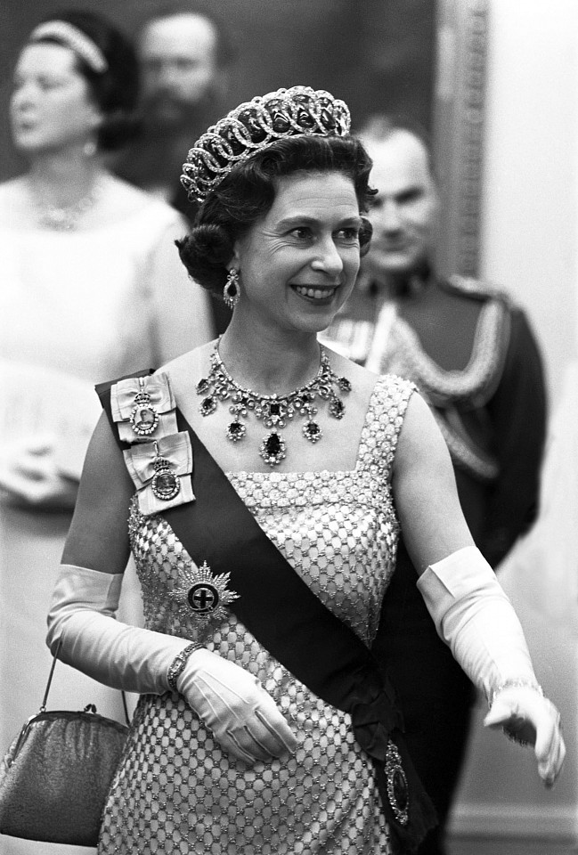 Harry Benson, Queen Elizabeth, Ottawa Canada, Edition of 35, 1961
archival pigment print
HB1204125